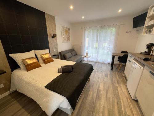 La Ravoire Bed & Breakfast | JARDIN PRIVÉ 2