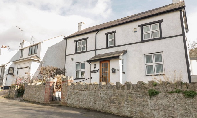 Rhuddlan Cottage | JASMINE COTTAGE, pet friendly, character holiday cottage in Rhuddlan