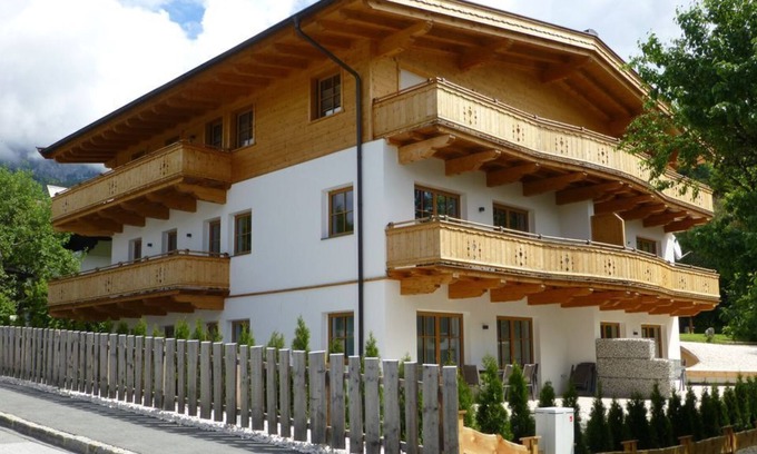 Scheffau am Wilden Kaiser Apartment | Jaspis - Cozy vacation apartment, south-facing balcony, private sauna, underground parking and elevator
