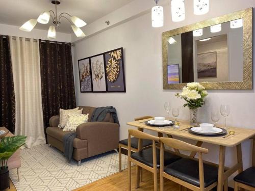 Sasa Apartment | Jay's Condo @ Arrezo