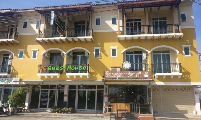 Phunphin Hotel | JC Guesthouse