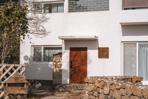 Hallim House | Jeju Stay Orot