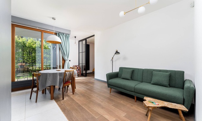 Pradnik Bialy Apartment | Jesionowa Homely Apartment with Garden