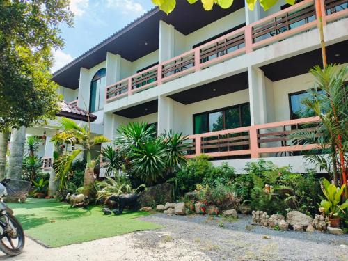 Lipa Noi Resort | Jigsaw Cafe & Resort