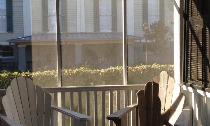 Beach Institute House | Jingle Bells Square House-Historic District-Working Fireplaces-Screened Porch