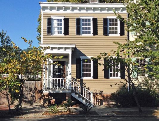 Beach Institute House | Jingle Bells Square House-Historic District-Working Fireplaces-Screened Porch
