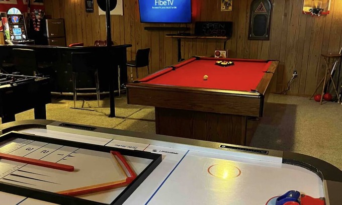 Collingwood House | JJ’s collingwood bar & games house.