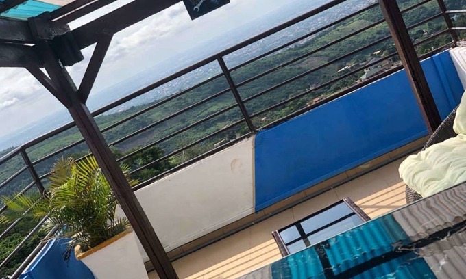 Berekuso House | JLW Hostel