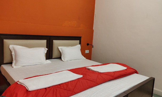 Taj Ganj Hotel | Joey's Hostel