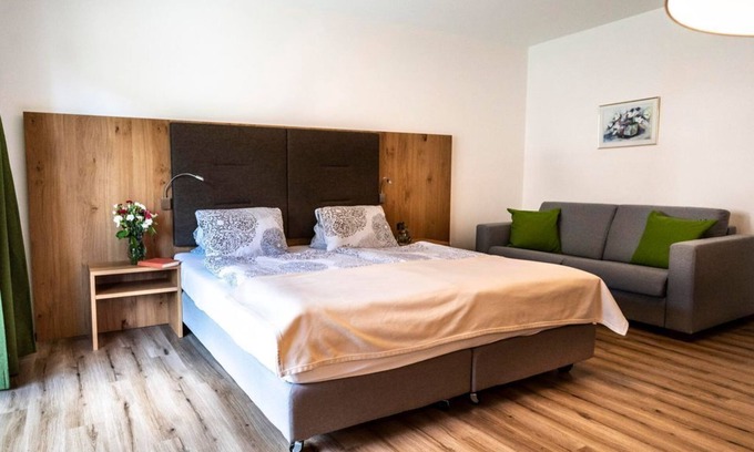 Monichwald House | Jogllandzimmer Plus - Gastwirtschaft Hold