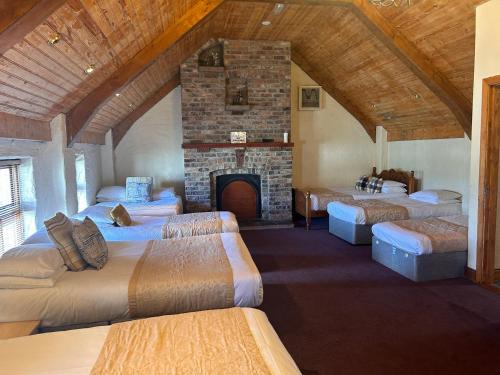 Dundalk Hotel | John Longs