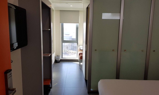 Jebel Ali Free Zone Hotel | JOIN INN HOTEL Jebel Ali, Dubai (formerly easyhotel)