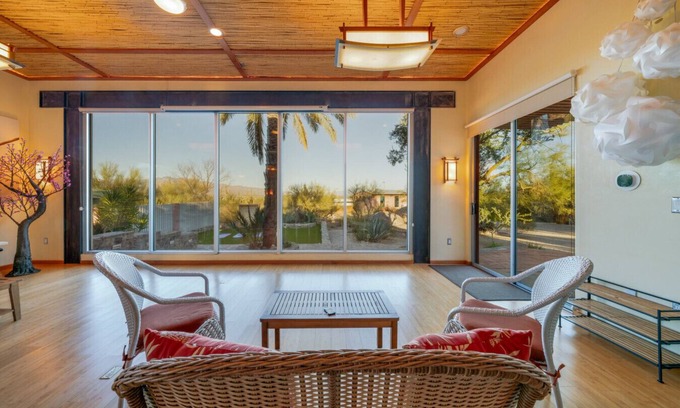 Tucson House | Jojoba Compound (Ari)