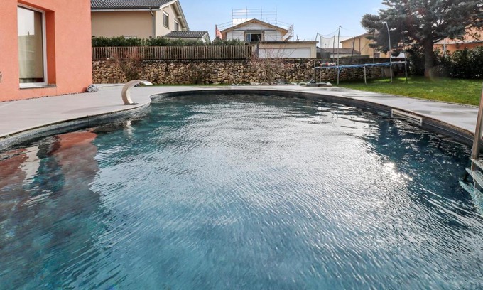 Cournillens Apartment | Joli duplex avec piscine