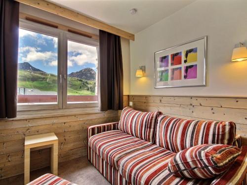 Belle Plagne Apartment | Joli studio cabine pour 4 avec balcon ensoleillé et casier à skis au pied des pistes - FR-1-455-200