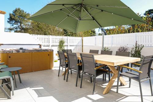 Les Sables d'Olonne House | Jolie et grande maison rénovée quartier Le Hameau des Pins Les Sables - 8 personnes