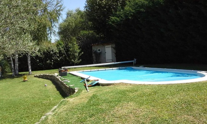 Robion Villa | Jolie Villa Avec Piscine et Grand Jardin au Pied du Lubéron