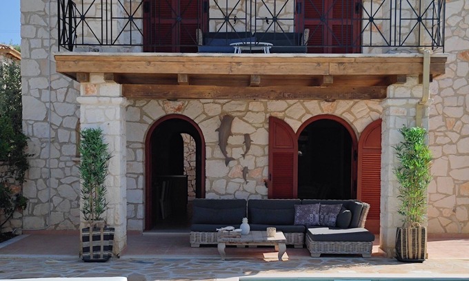 Akrotiri Villa | Jootiq Villas. Combine traditional stone built concept with supreme comfort!