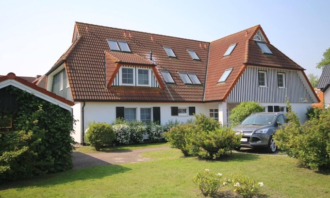 Zingst Apartment | Jordanstrasse 35 Whg. 1 - cozy vacation apartment on the ground floor of a