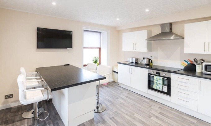 Banff House | Josie's House in Banff, is a Home from Home, 6 Bedroom Town House
