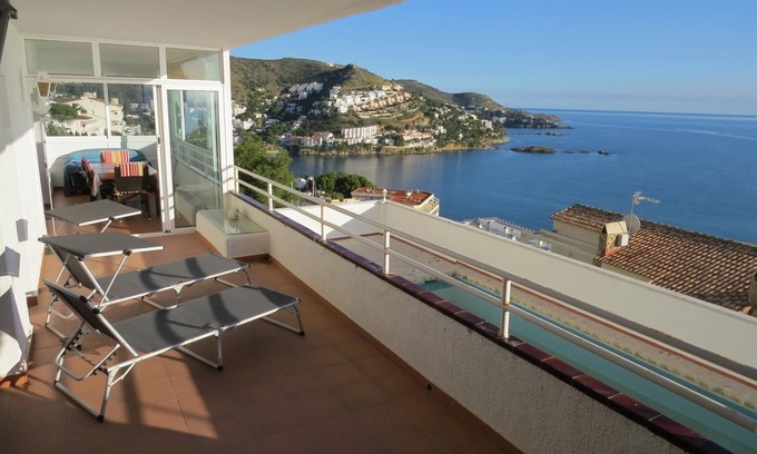 Almadraba-Canyelles Apartment | JP. Incredible views and communal pool