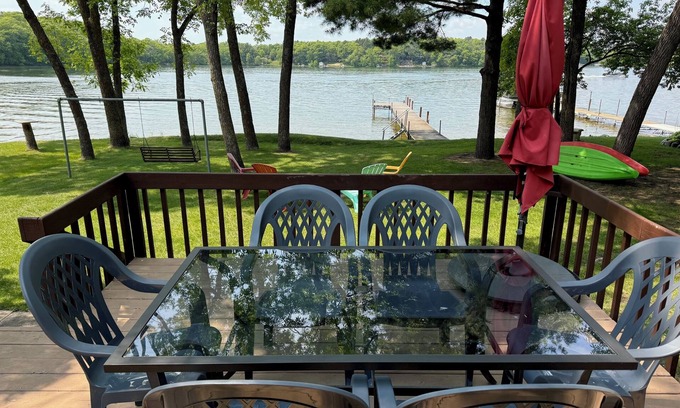 Clear Lake Cabin | Julia’s Lakefront Cottage…updated cabin, private dock & beautiful sunsets.