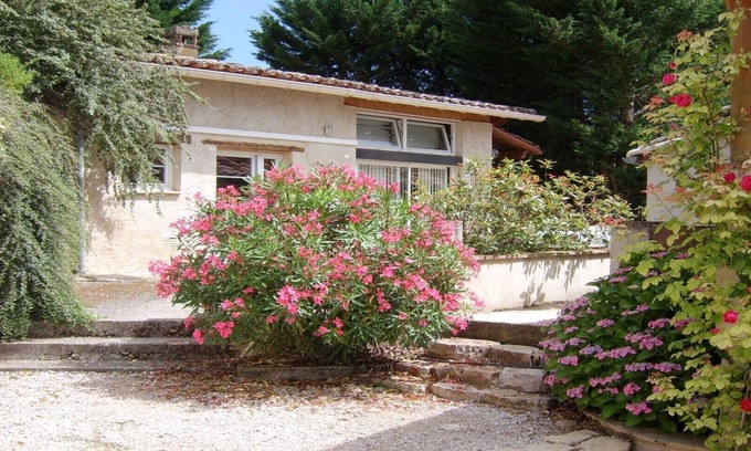 Cadalen Cottage | JULY PROMOTION GITE WITH SWIMMING POOL LOU CABANOU
