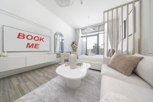 Jumeirah Village Apartment | Jumeirah Village Circle sleeps 4 with Pool