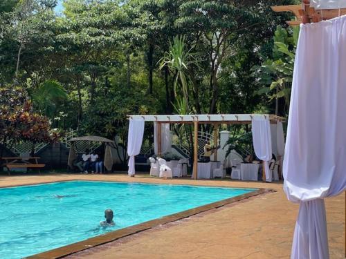 Meru Hotel | Jungle Green Resort, Kiutine