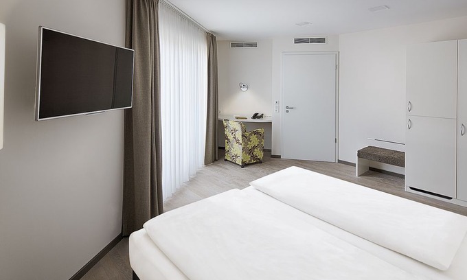 Emmendingen Apartment | Junior Suite Accessible - TAOme - Feng Shui Stadhotel Breisgau
