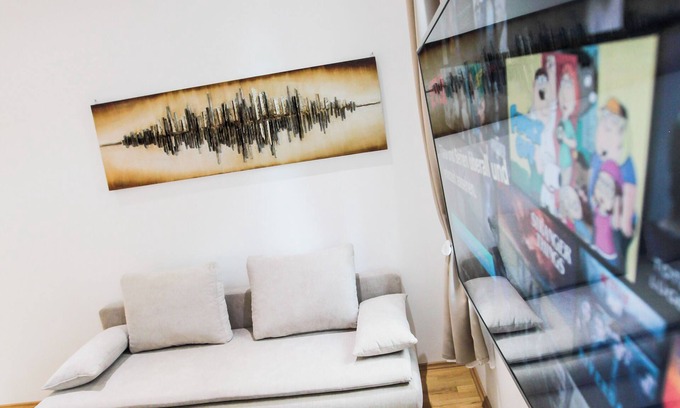Favoriten Apartment | Junior Suite: Luxurious 100 m² Apartment with Parking