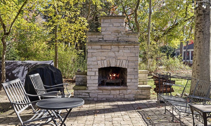 Michiana House | Juniper Presents Awsme Vacay Spot: Firepit, BB Hoop, Games + 2 min. Walk 2 Beach