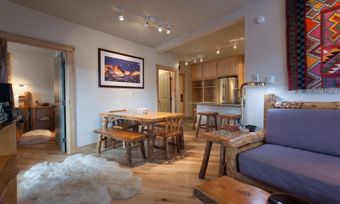Mammoth Lakes House | Juniper Springs Lodge # 426