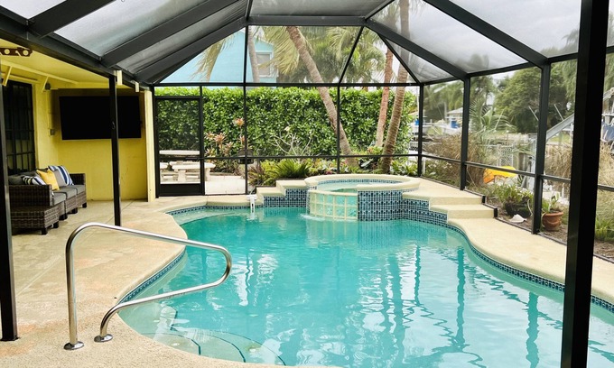 Hobe Sound House | Jupiter Island Beaches, Waterfront Home, Ocean Access, Pool & Boat Dock.