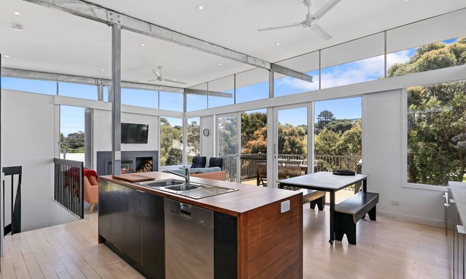 Venus Bay House | Jupiters Loft - enchanting holiday rental.