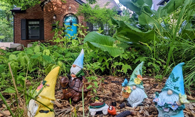 Allmendinger Heights House | Just 15 minute walk from the Big House!