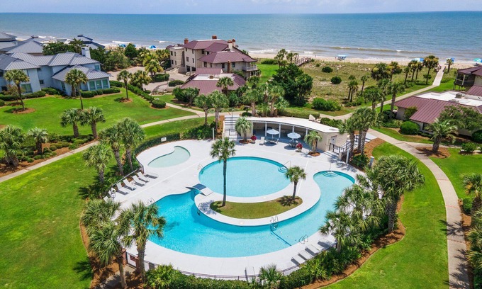 Debordieu Colony Villa | Just beyond the dunes Water's Edge is a cozy ocean view villa
