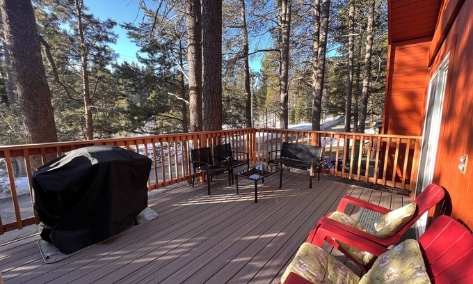 North Upper Truckee Ski Chalet | Just Listed! Forest View Dog Friendly 2-Bedroom House Near Heavenly And Lake