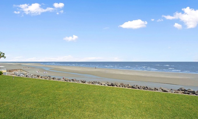 Saint Simons Island Condo | JUST STEPS FROM THE OCEAN.