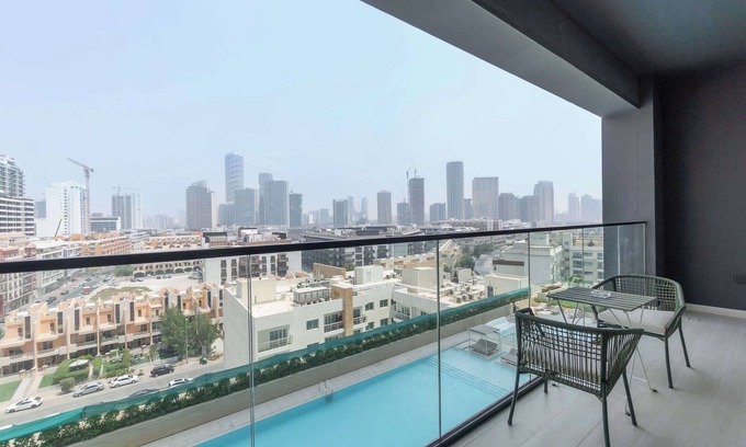 Jumeirah Village Apartment | JVC Apartment sleeps 2 with Private Balcony!