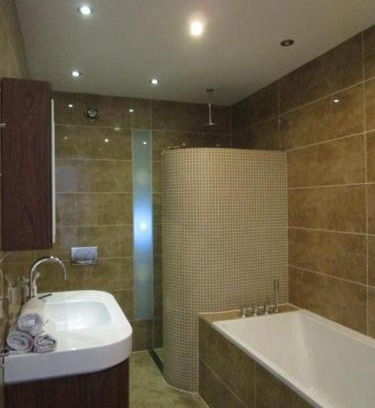Krisztinavaros Apartment | két tágas utcai szoba és egy kert