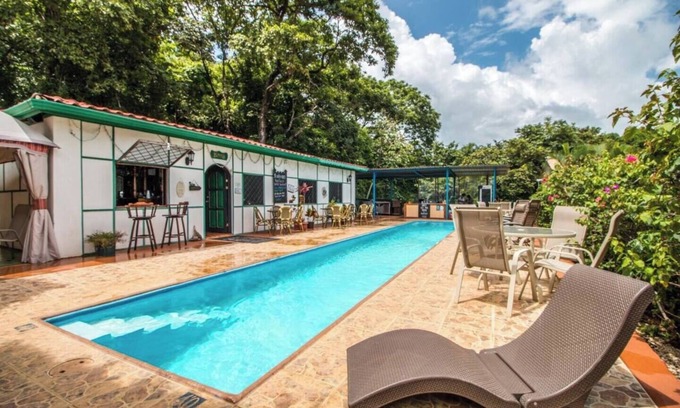 Nosara Resort | K-Rae's Irish Pub and Inn - Ocean Blue