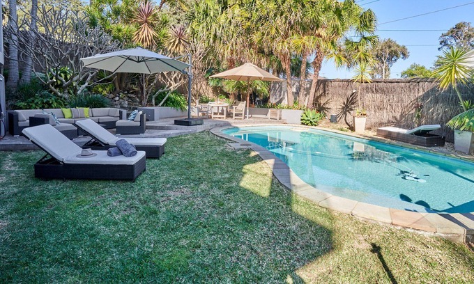 Newport House | Kahakai Poolside on the beach