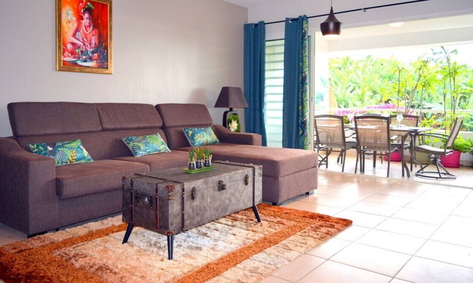 Faaa Condo | Kai, cosy apartment with terrace, pool and sea view, near Papeete