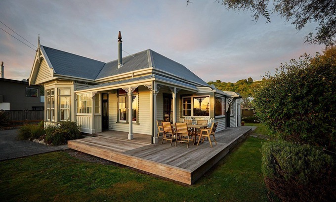 Kaikoura Villa | Kaikoura Beachfront Villa - Stunning Villa and Views