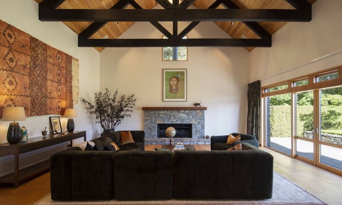 Lower Shotover House | Kaingarua - Large home with hot tub and sauna
