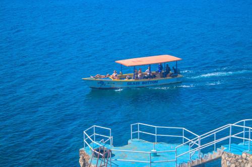 West End Hotel | Kaiser Hotel- Negril West End
