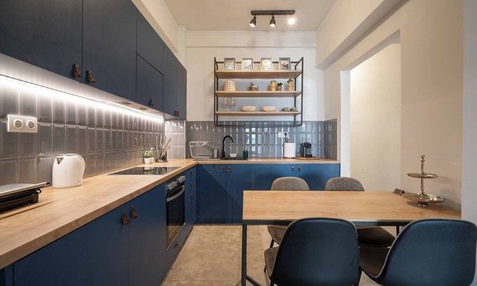 Pangrati Apartment | ☆Kalimarmaro 3BD Apt For Max Fun & Comfortability☆