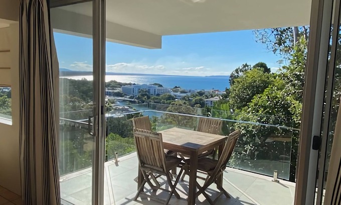 Noosa Heads Apartment | Kalimna 2 - Stunning views of Laguna Bay