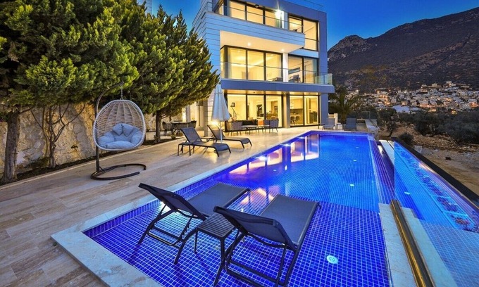 Bezirgan Villa | Kalkan Kalamar Ortalan 5+1 Lüks Villa